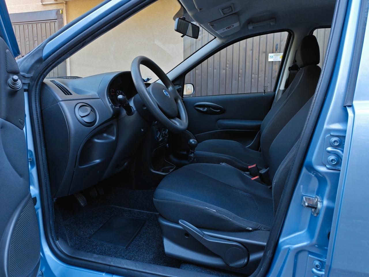 Fiat Punto 1.2 BENZINA 60cv / 33.000km / Unipro