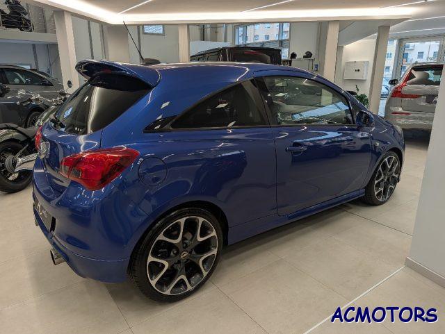 OPEL Corsa 1.6 Turbo Coupé OPC