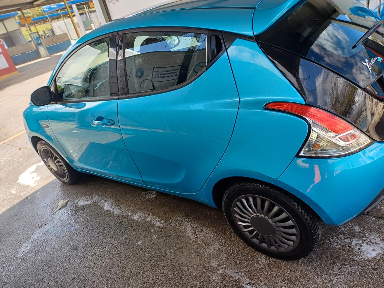 Lancia Ypsilon 1.2 69 CV 5 porte S&S Gold 2014