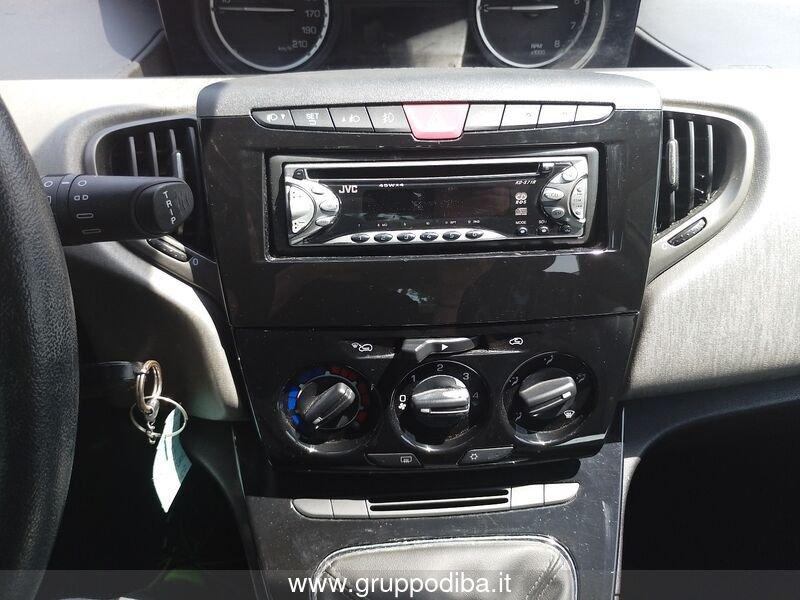 Lancia Ypsilon III 2011 Benzina 1.2 8v Silver s&s 69cv