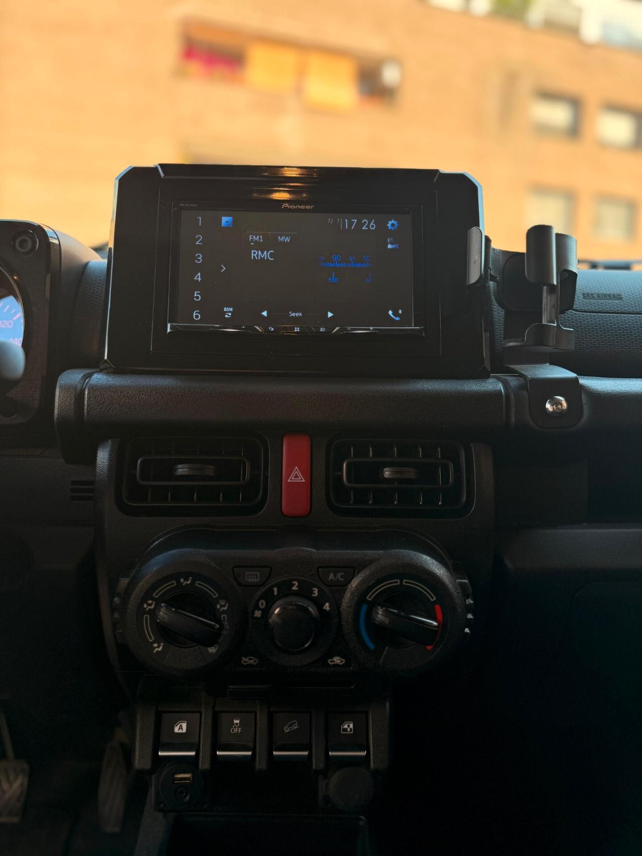 Suzuki Jimny 1.5 5MT PRO (N1)