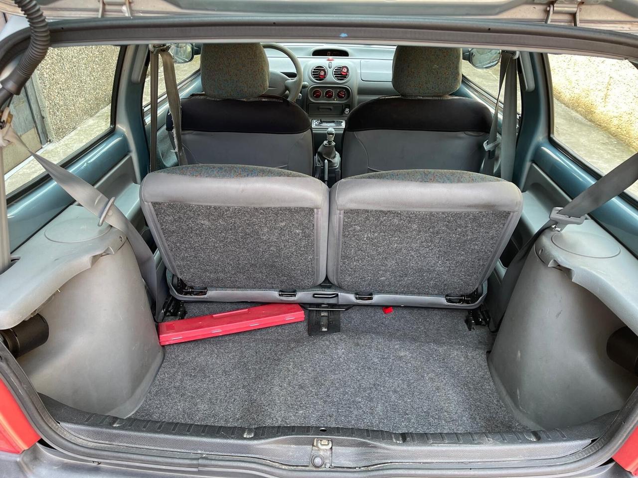 Renault Twingo 1.2i benzina neopatentati