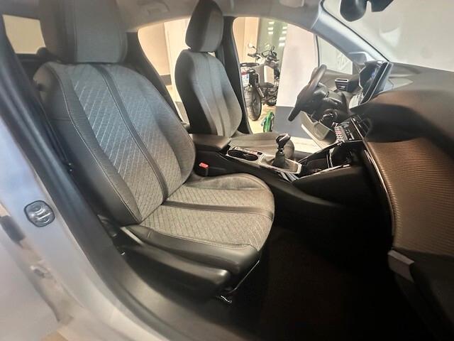 Peugeot 208 ALLURE 08/25 11.800KM PARI NUOVO