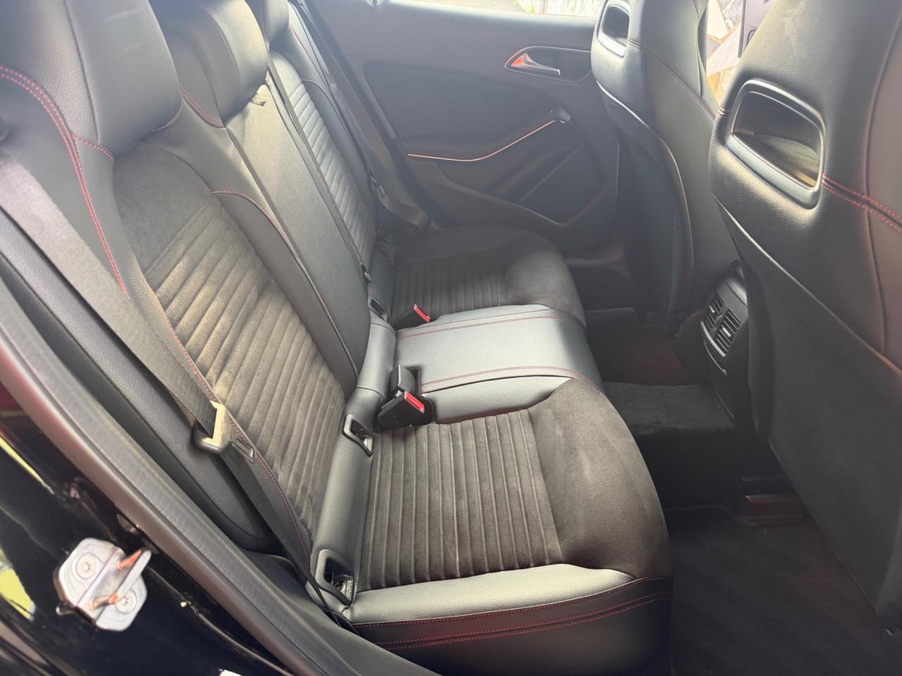 Mercedes GLA 200 d Autom. 4Matic Premium AMG