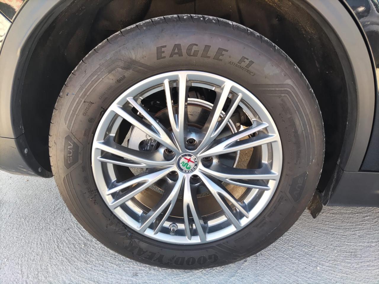 Alfa Romeo Stelvio 2.2 Turbodiesel 190 CV AT8 RWD Business