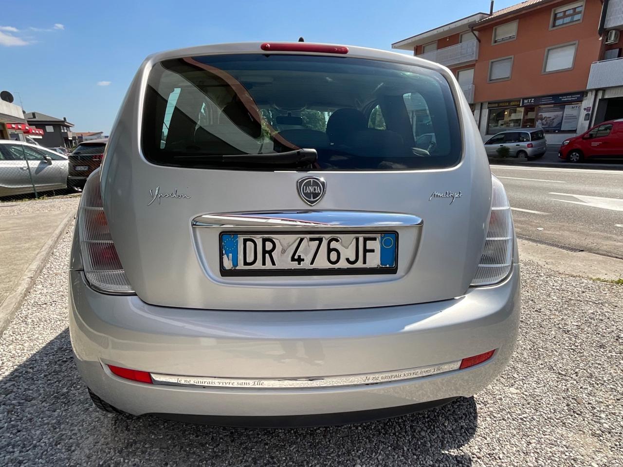 Lancia Ypsilon 1.3 MJT 75 CV Argento