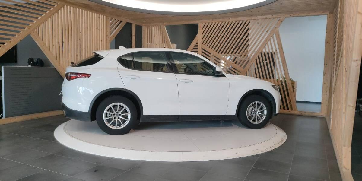 Alfa Romeo Stelvio 2.2 t Business Q4 190cv auto my19