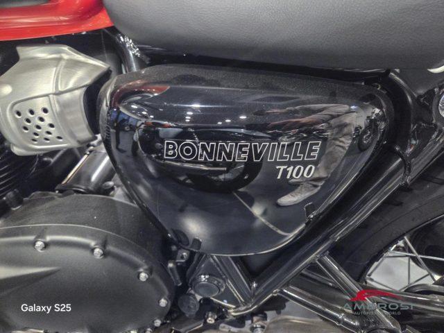 TRIUMPH Bonneville Bobber T100 (MY21)