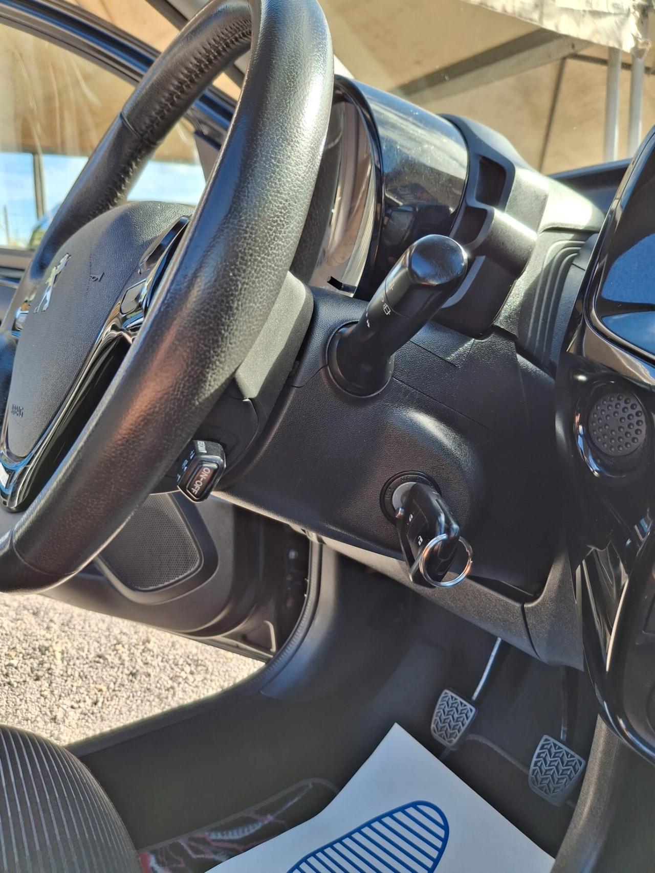 Peugeot 108 VTi 68 5 porte Allure TOP!