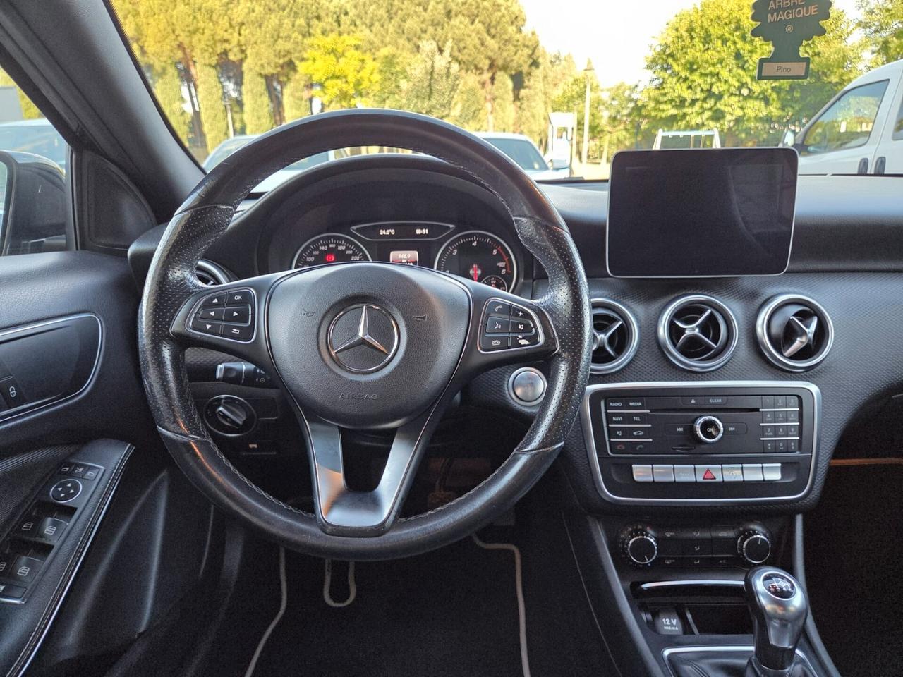 Mercedes-benz A 180 d Premium