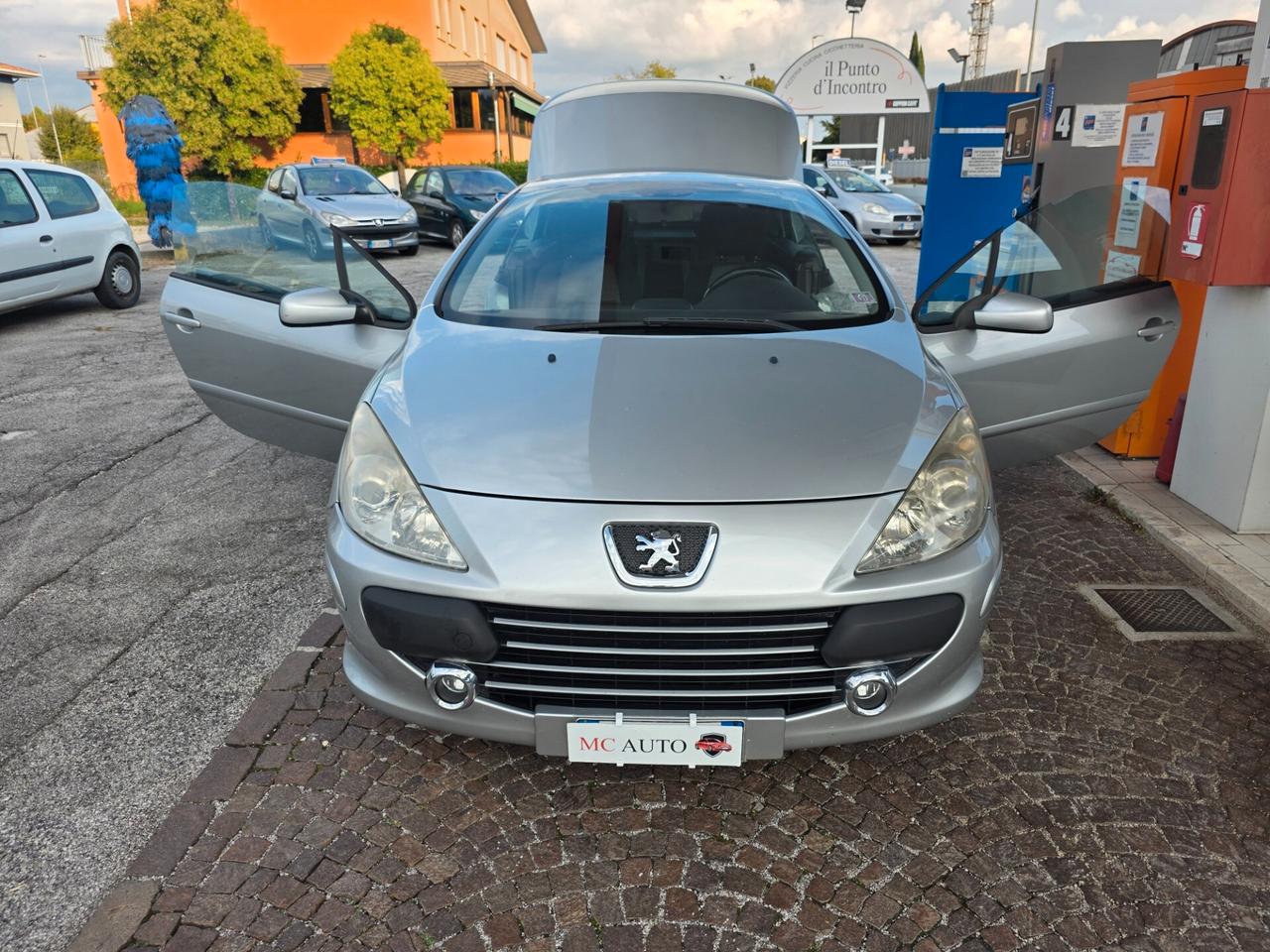 Peugeot 307 2.0 HDi FAP CC Féline con 279.000km Neopatentati ok
