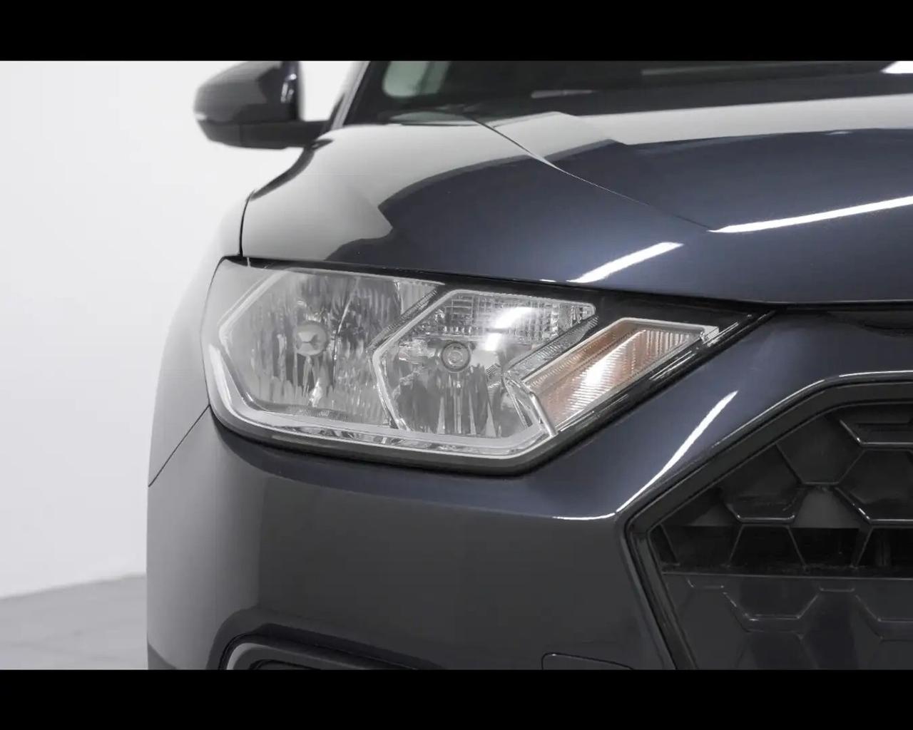 Audi A1 Sportback 1.0 TFSI Admired Black Look Benzina