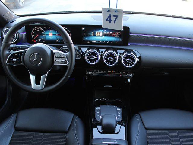 MERCEDES-BENZ A 180 D SPORT LIGHT AUTO