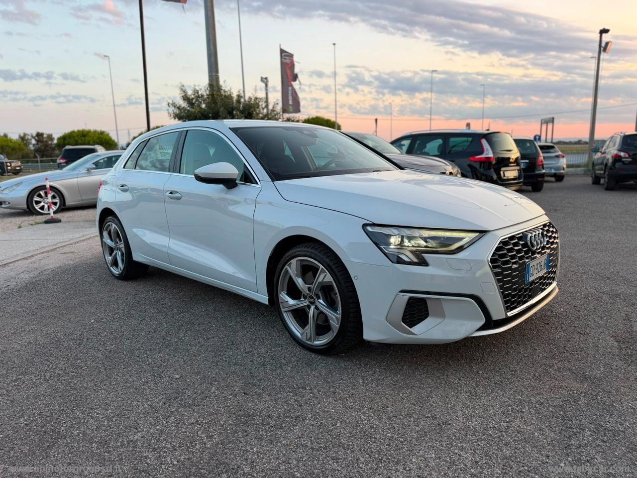 AUDI A3 SPB 30 g-tron S tronic Business Adv.