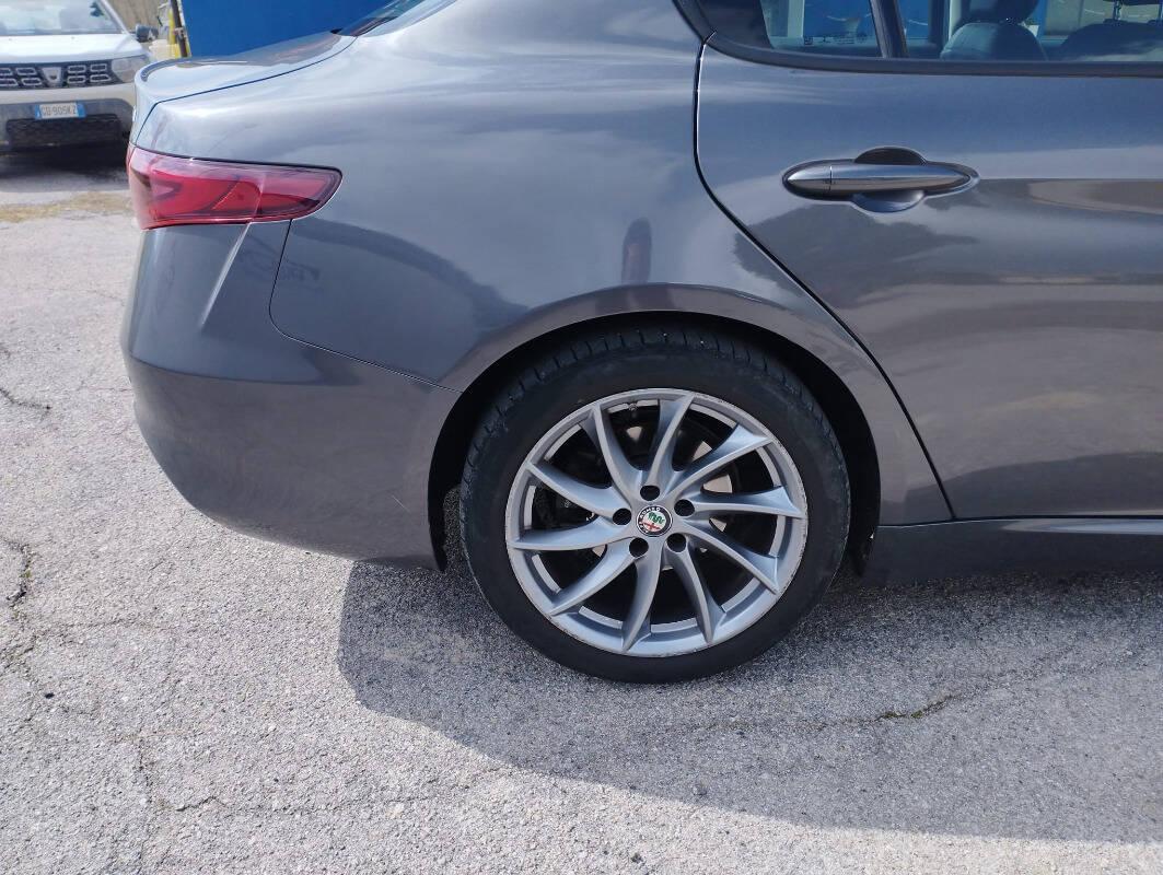 Alfa Romeo Giulia 2.2 t Super 150cv
