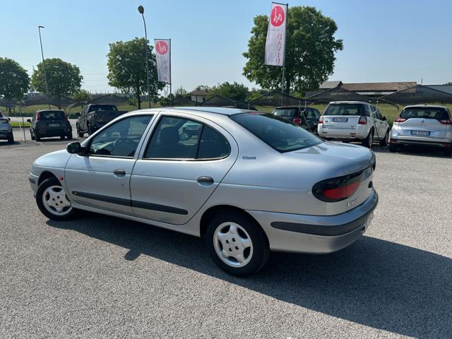 RENAULT Megane Mégane 1.6 cat RT VENDE PRIVATO