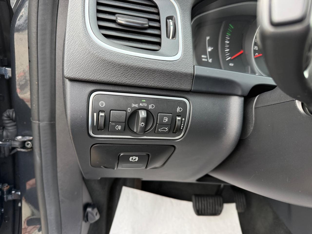 Volvo V60 D2 Geartronic Momentum 84000 KM