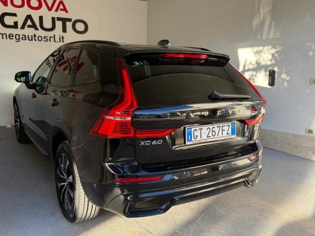 VOLVO XC60 B4 (d) AWD automatico Plus Dark