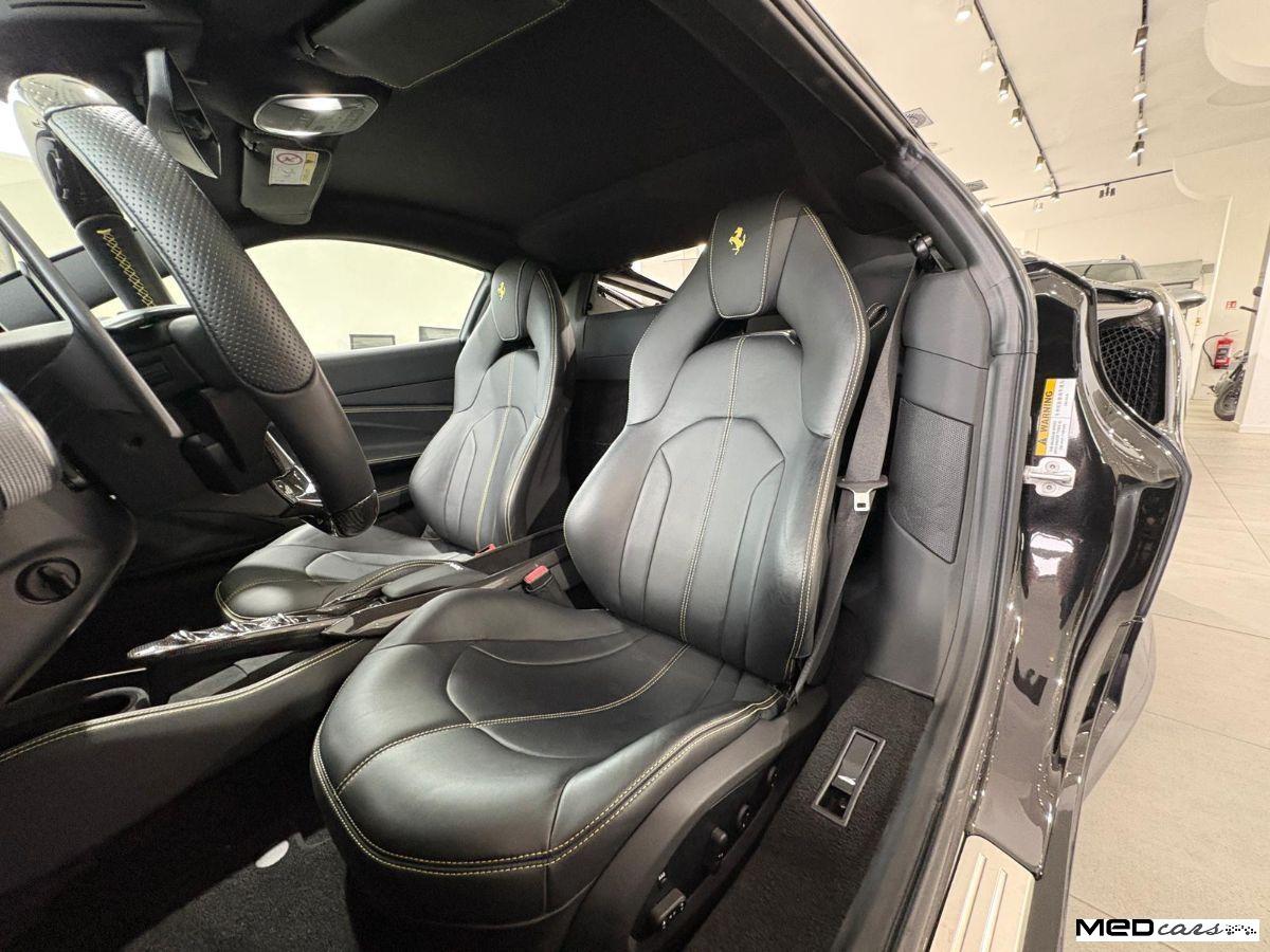 FERRARI - F8 - Tributo