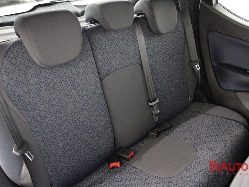 Lancia Ypsilon Ypsilon 1.0 firefly hybrid Silver s&s 70cv