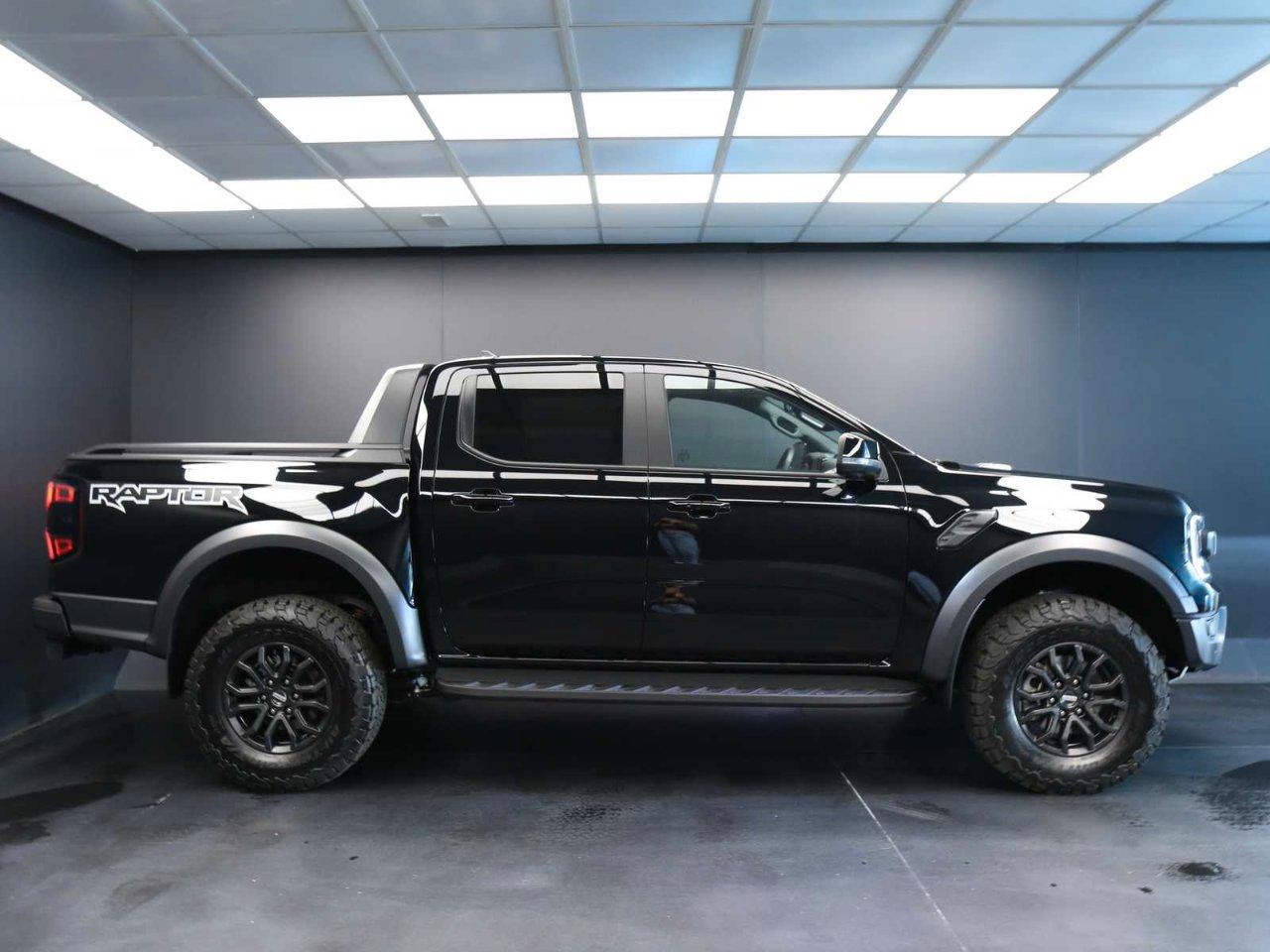 Ford Ranger Raptor 2.0 ecoblue 210cv auto pronto disponibile con due versione di colori