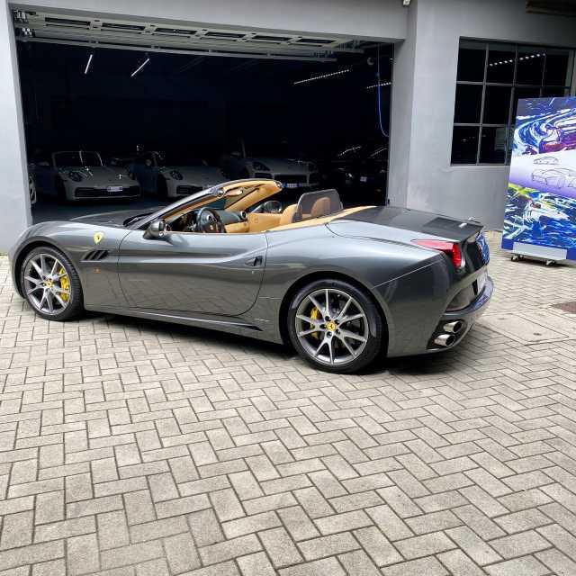 Ferrari California DCT versione limitata 490cv 312kmh