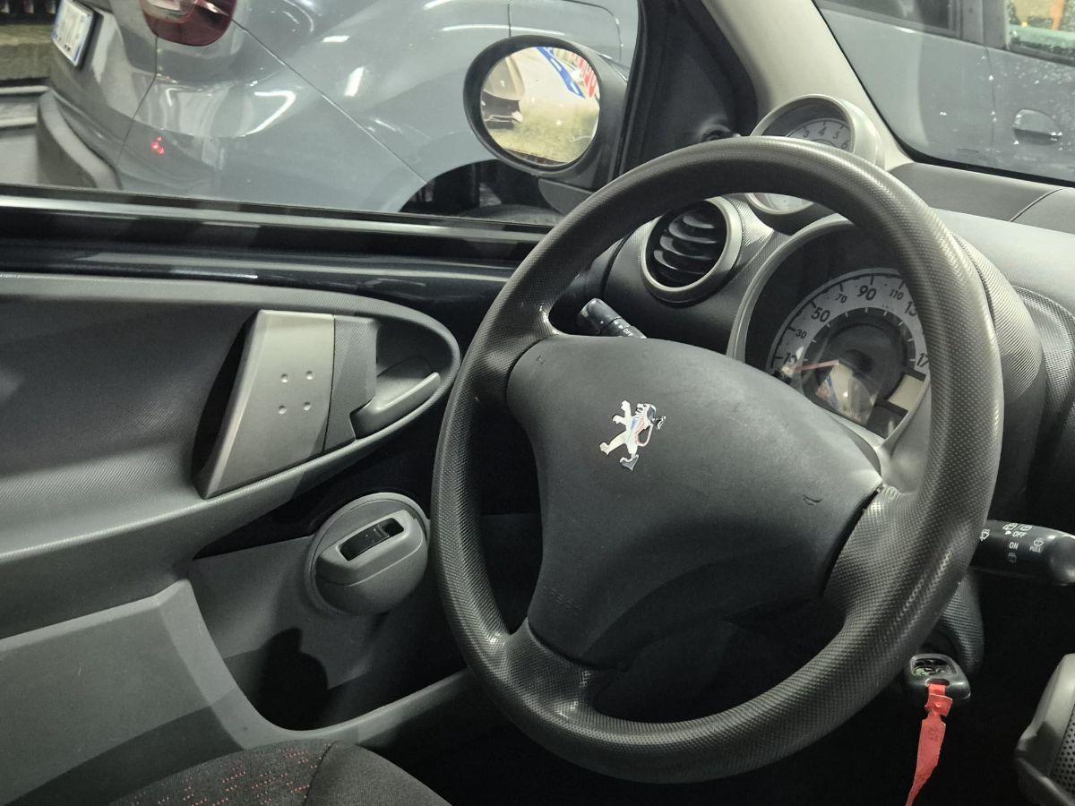PEUGEOT - 107 - 5p. Plaisir 2Tronic