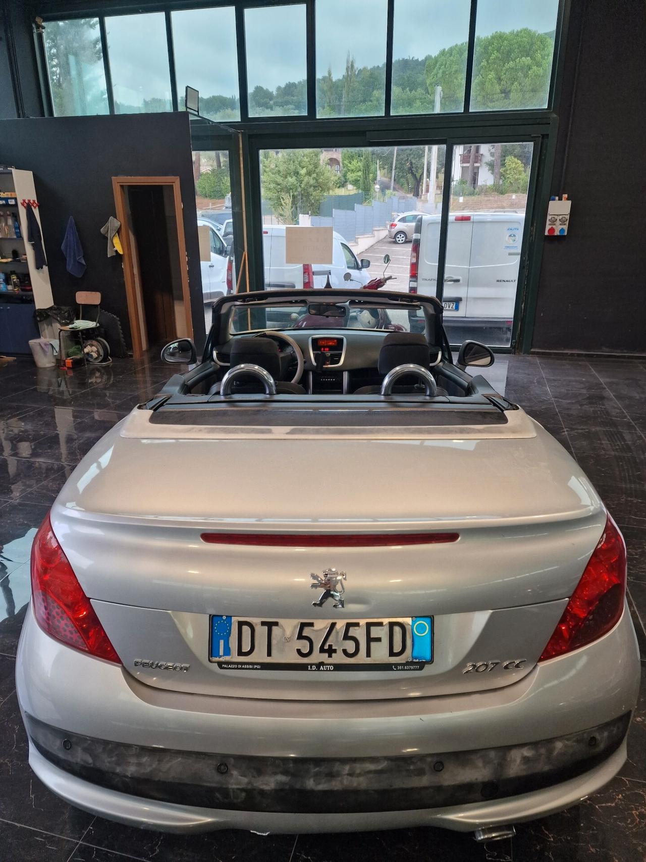 Peugeot 207 1.6 HDi 110CV CC Féline