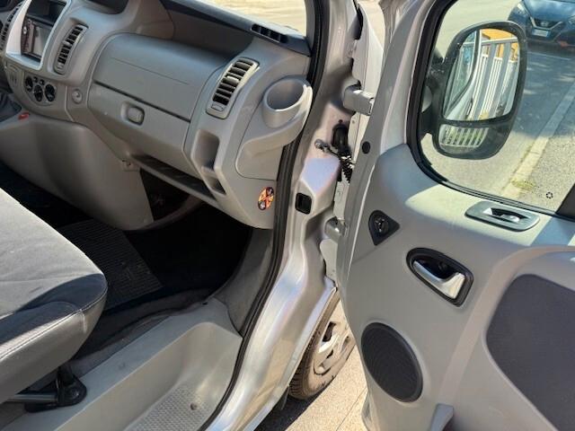 Renault Trafic T29 2.0 dCi/115 PC-TN Passenger Comfort Heavy DPF Black Edition
