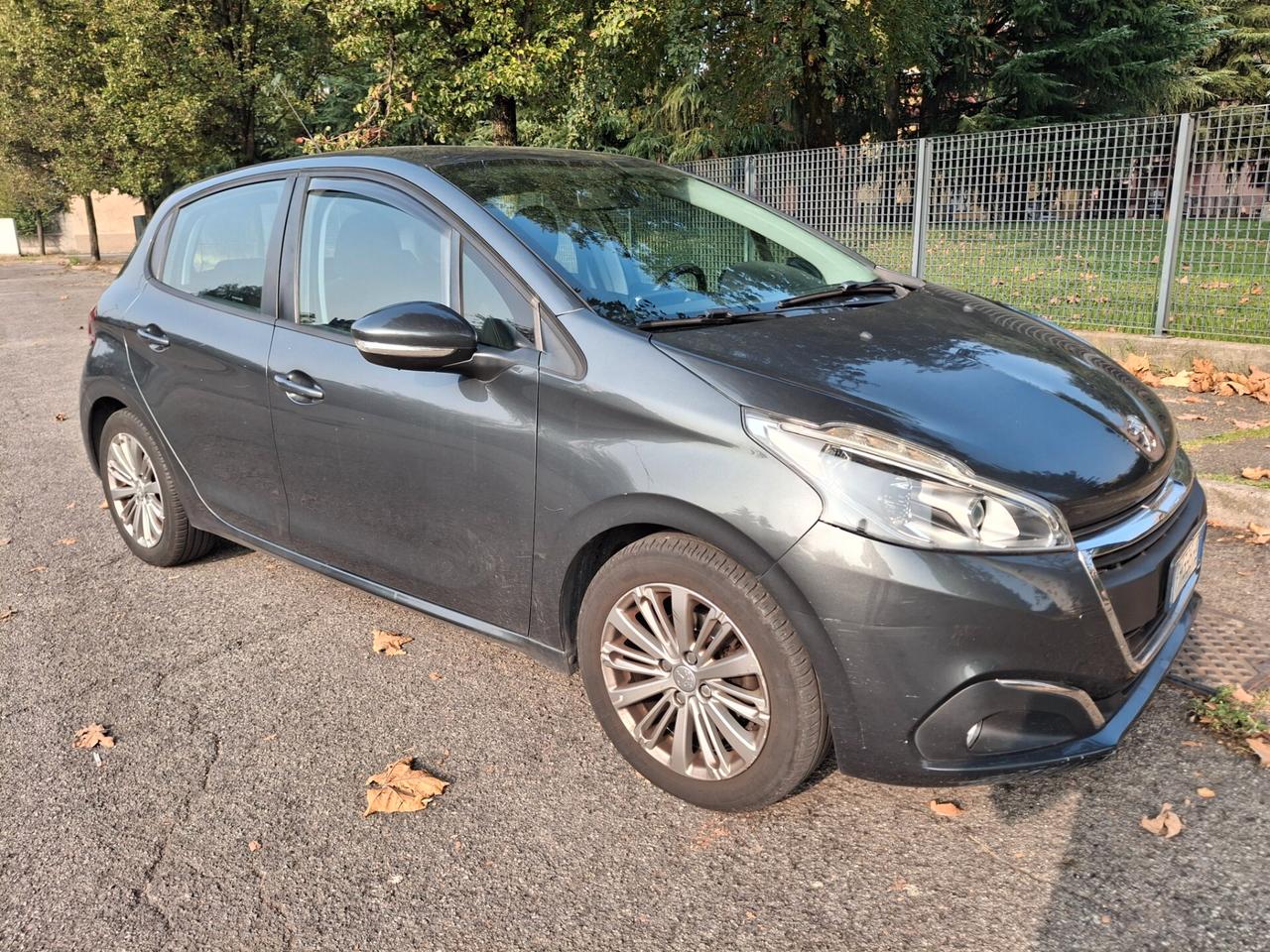Peugeot 208 BlueHDi 75 5 porte Allure