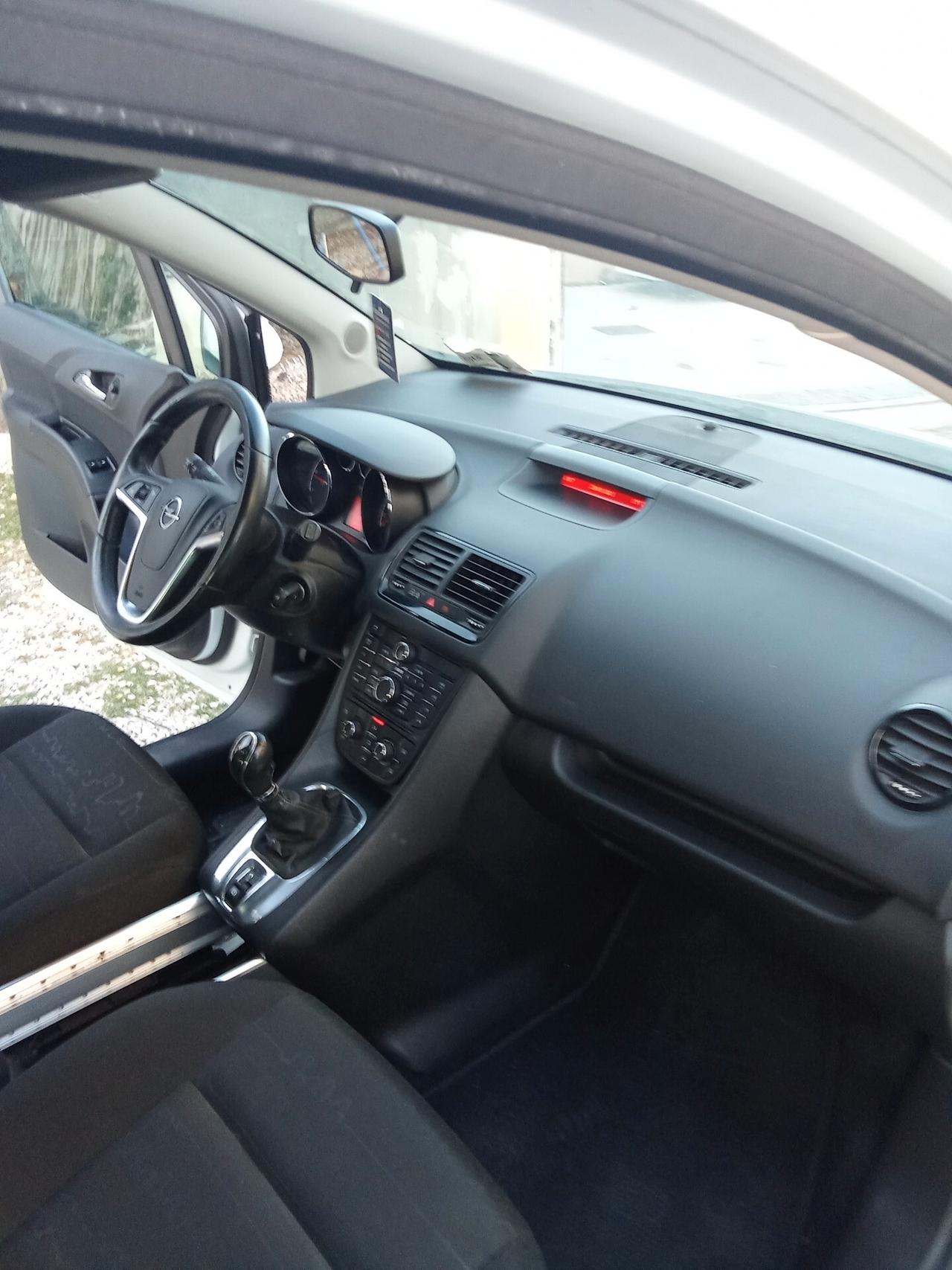 Opel Meriva 1.3 CDTI 75cv 011