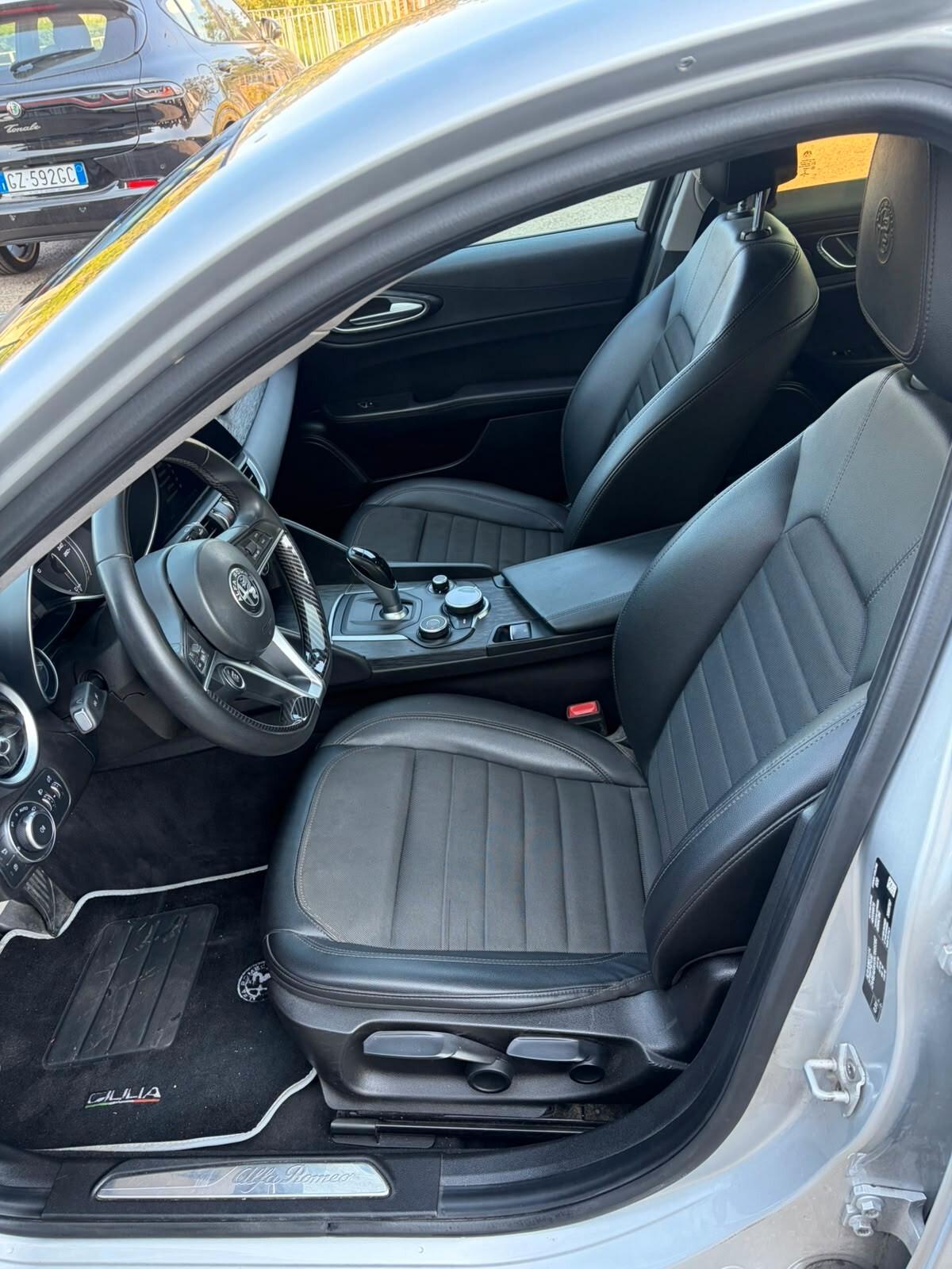 Alfa Romeo Giulia exclusive in ottime condizioni-2018 160000 km tdi 2200 cc-tagliandata-gomme seminuove