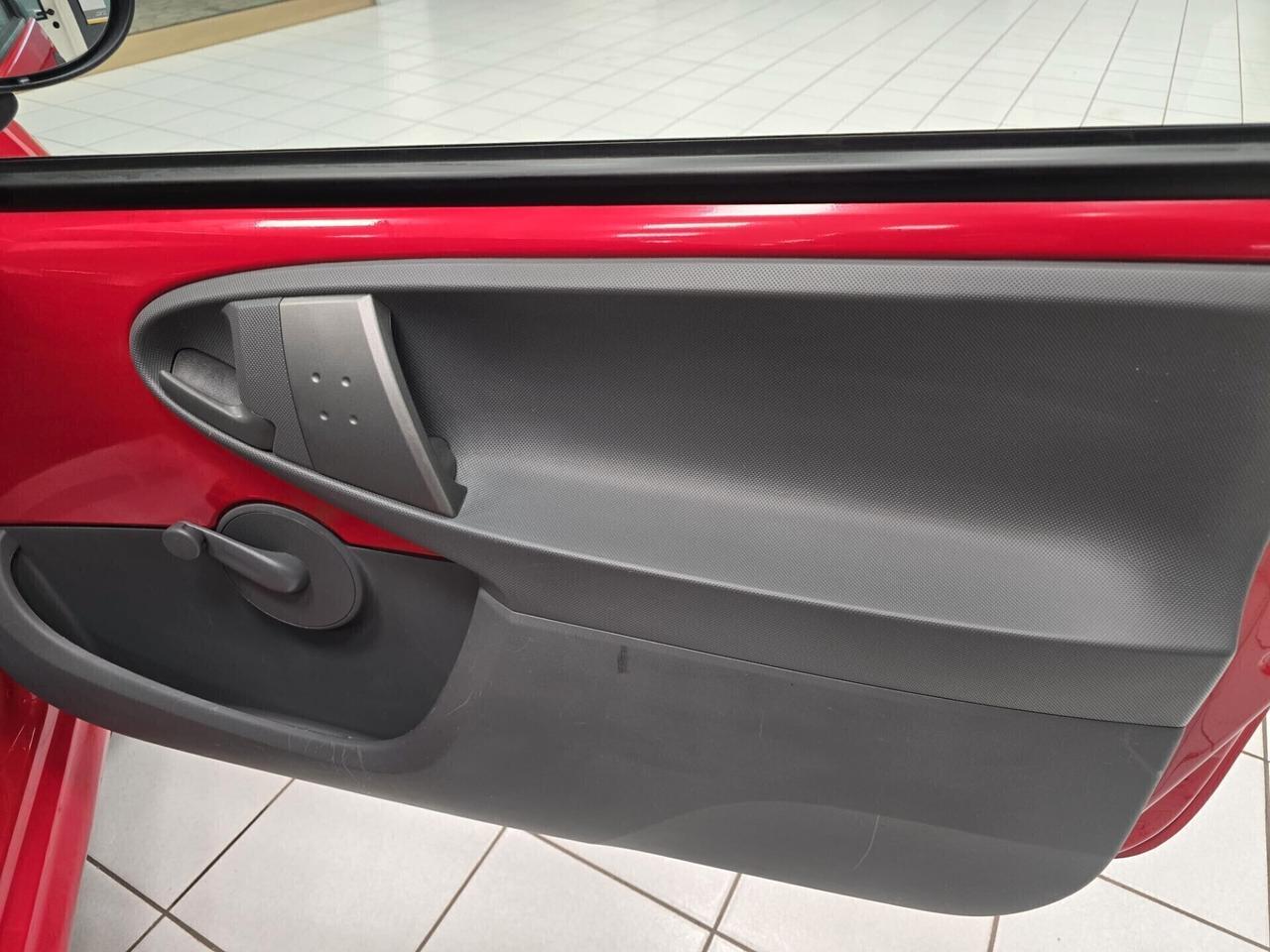 Peugeot 107 3 porte Desir 2010 OK NEOPATENTATI