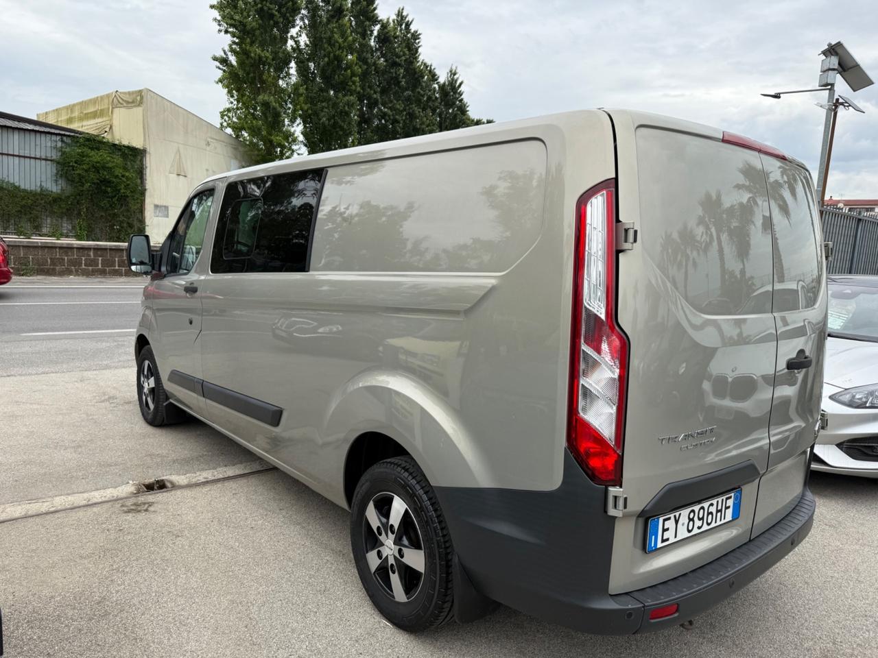 Ford Transit Custom 2.2 Diesel 6 posti passo lungo