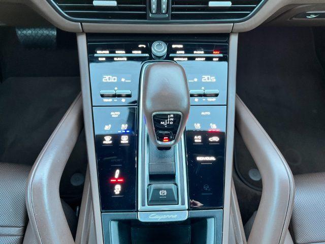 PORSCHE Cayenne 3.0 V6 E-Hybrid Platinum Edition *ASSE POST. STER