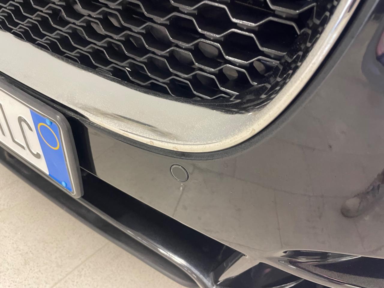 Jaguar XE 2.0 D Turbo 180 CV AWD aut. R-Sport km 104.000