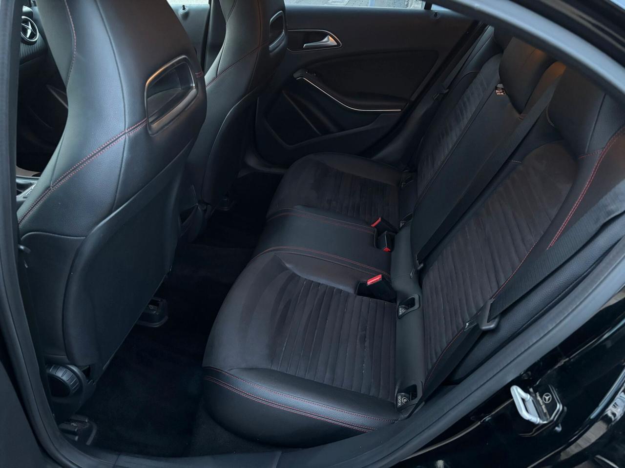 Mercedes A180d Premium Dark Night - 11/2016