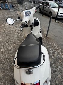 Piaggio Vespa 300 GTS Sport