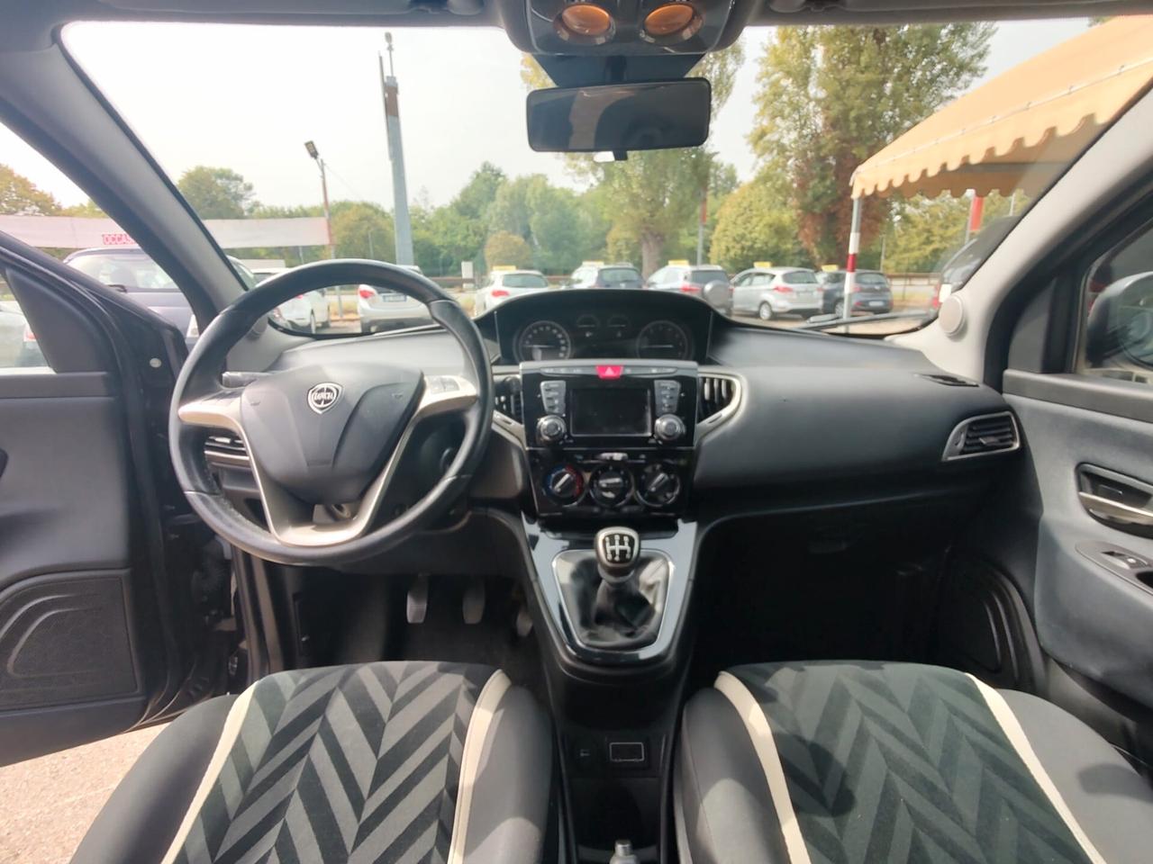 Lancia Ypsilon 1.2 69 CV 5 porte Gold, BENZINA, OK NEOPATENTATI, GARANZIA L.12 MESI