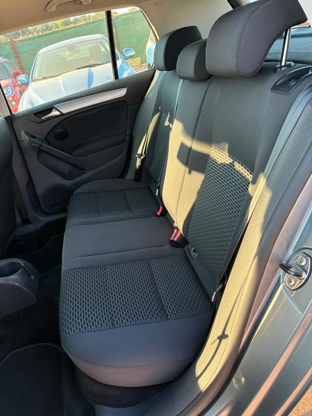 Volkswagen Golf 1.6 TDI DPF 5p. Highline Sportline