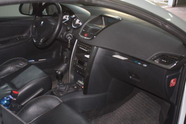 PEUGEOT 207 1.6 VTi 120CV Cabriolet Féline