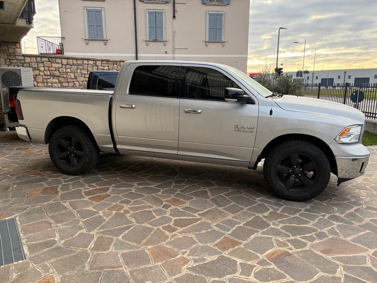 Dodge RAM 1500 5.7 V8 BIGHORN + GPL