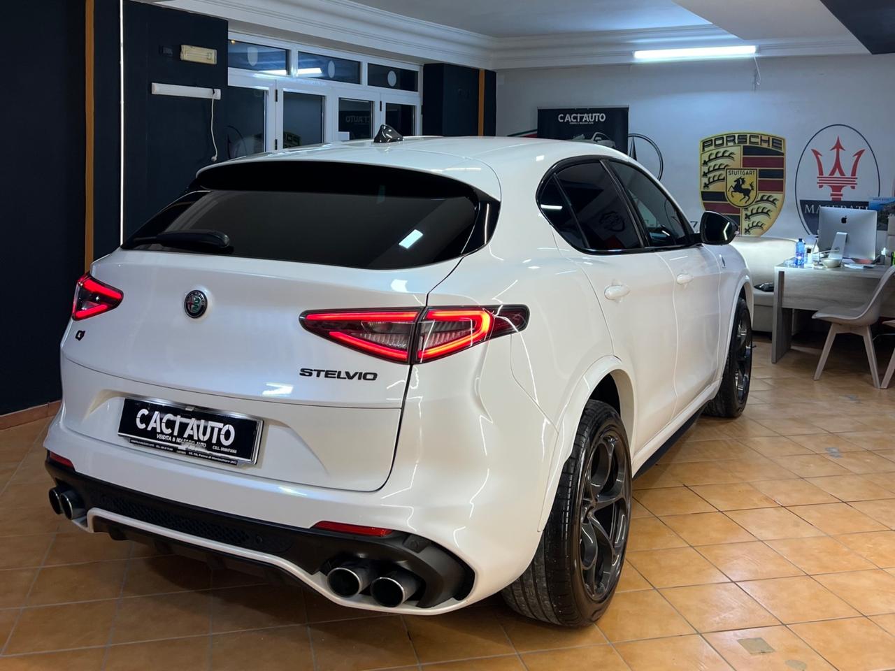 Alfa Romeo Stelvio 2.9 Bi-Turbo V6 510 CV AT8 Quadrifoglio