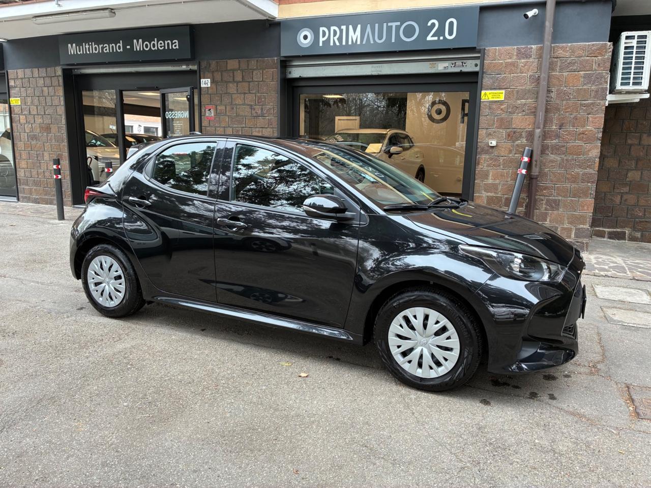 Toyota Yaris 1.5 Hybrid 115cv business pack