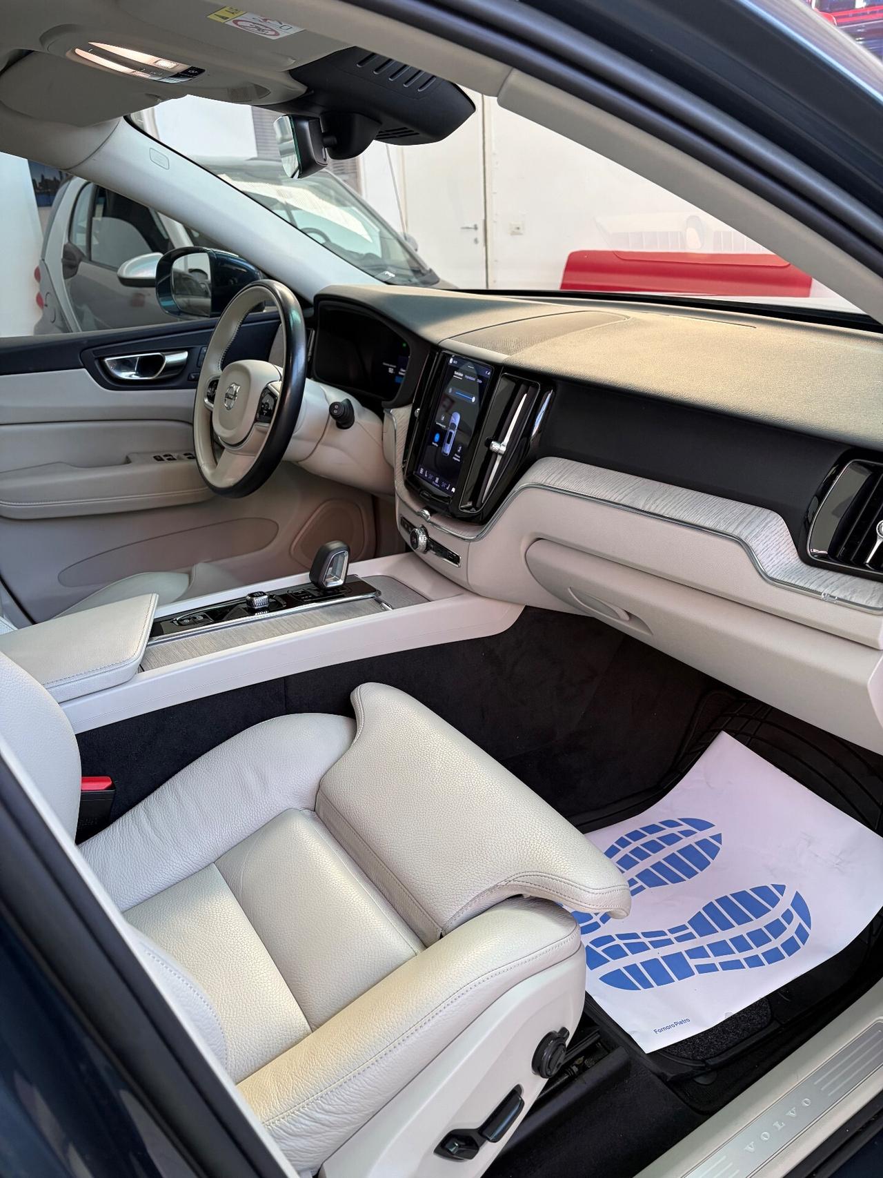 Volvo XC60 B4 (d) AWD automatico Plus Bright
