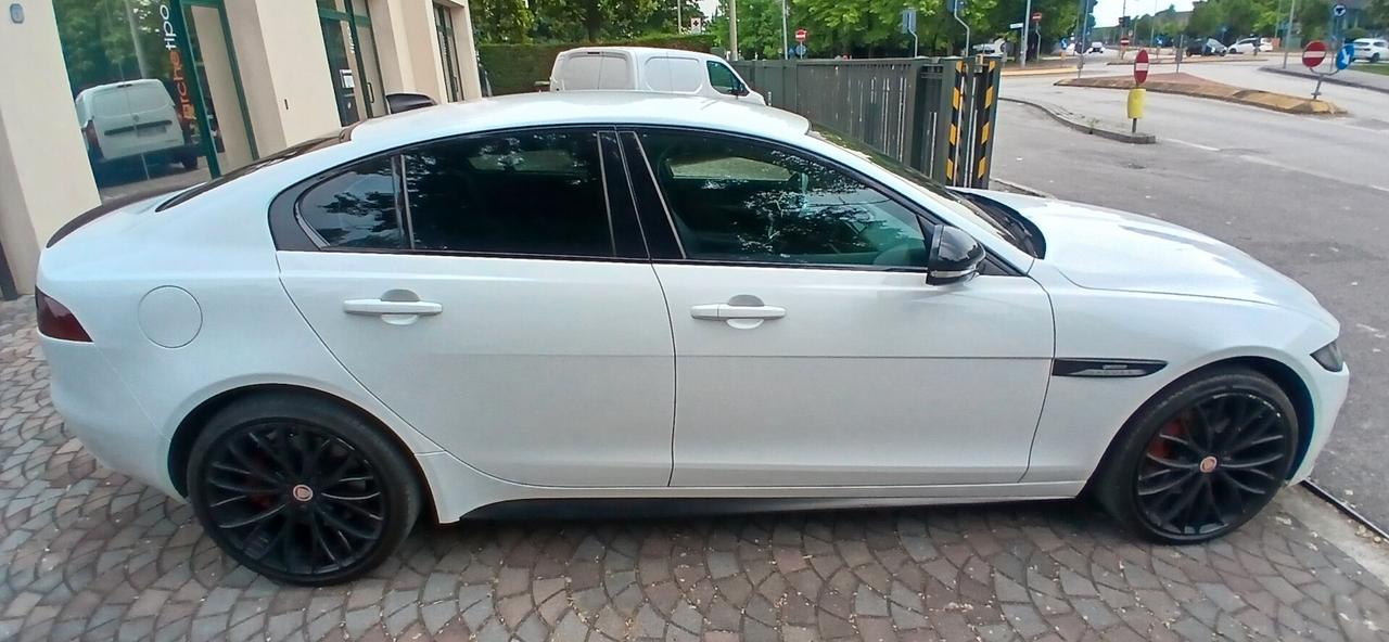 Jaguar XE 2.0 D 180 cv automatica look sportivo
