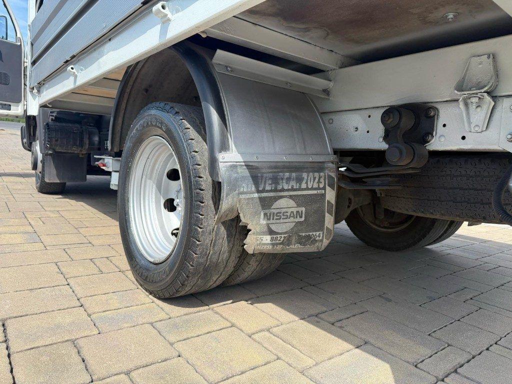 Nissan Cabstar 3.0 Td CASSONE FISSO