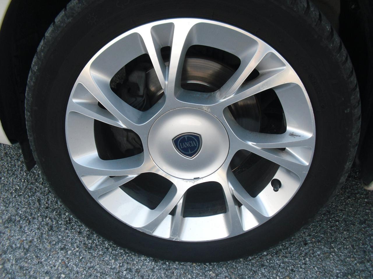 Lancia Ypsilon GPL 1.2 69 CV E6 Gold, PERFETTE CONDIZIONI, OK NEOPAT.