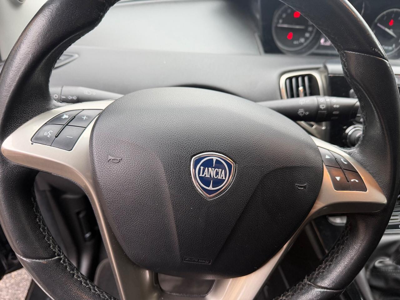 Lancia Ypsilon 1.2 5 porte GPL Ecochic Monogram