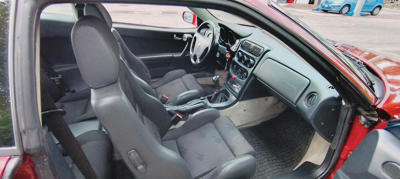 Alfa Romeo GTV 2.0i 16V Twin Spark cat 30 ANNI